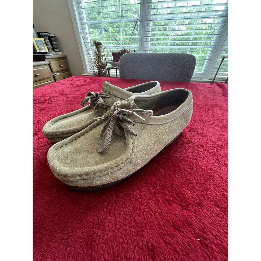 Clarks Wallabees Shoes, Womens Size 6.5M, Maple Suede color (tan)